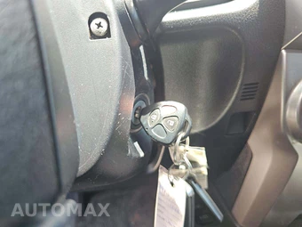 2018 Toyota 4Runner SR5 – miniatura 8