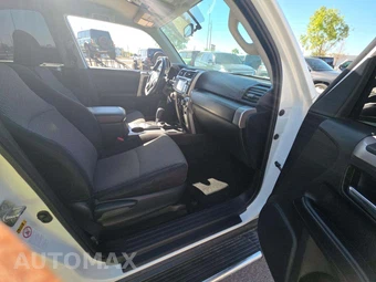 2018 Toyota 4Runner SR5 - miniatura 18
