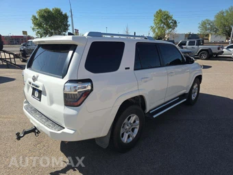 2018 Toyota 4Runner SR5 - miniatura 3