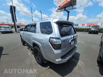 2018 Toyota 4Runner SR5 Premium – miniatura 2