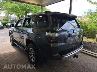 2018 Toyota 4Runner TRD Off-Road - miniatura 2