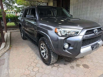 2018 Toyota 4Runner TRD Off-Road - miniatura 4