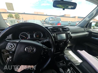 2018 Toyota 4Runner TRD Off-Road – miniatura 11