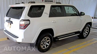 2018 Toyota 4Runner TRD Off-Road – miniatura 4