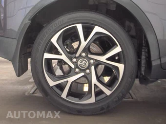 2018 Toyota C-HR XLE – miniatura 11