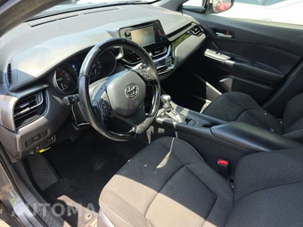 2018 Toyota C-HR XLE – miniatura 13