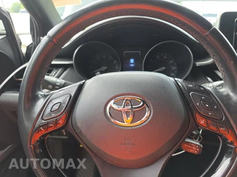 2018 Toyota C-HR XLE – miniatura 10