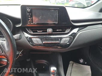 2018 Toyota C-HR XLE – miniatura 11