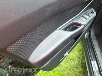 2018 Toyota C-HR XLE – miniatura 9