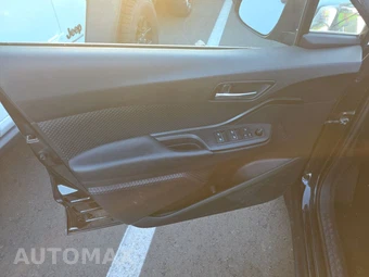 2018 Toyota C-HR XLE – miniatura 9