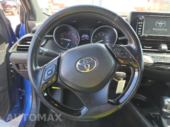 2018 Toyota C-HR XLE – miniatura 10