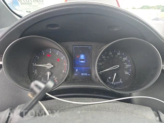 2018 Toyota C-HR XLE – miniatura 12