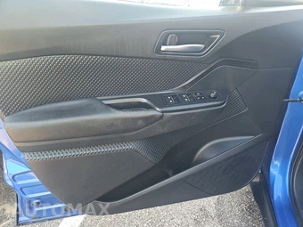 2018 Toyota C-HR XLE - miniatura 9