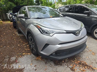 2018 Toyota C-HR XLE Premium - miniatura 3