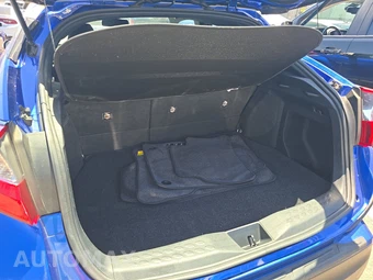 2018 Toyota C-HR XLE Premium - miniatura 16