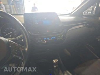 2018 Toyota C-HR XLE Premium – miniatura 10