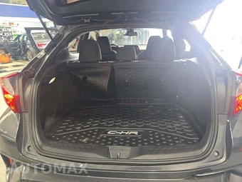 2018 Toyota C-HR XLE Premium – miniatura 14