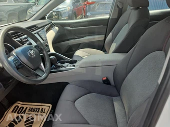 2018 Toyota Camry Hybrid LE - miniatura 13