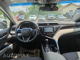 2018 Toyota Camry Hybrid LE - miniatura 14