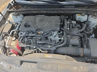 2018 Toyota Camry Hybrid LE - miniatura 18