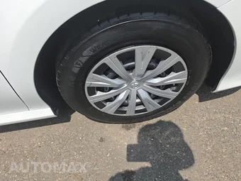 2018 Toyota Camry Hybrid LE - miniatura 9