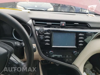 2018 Toyota Camry Hybrid LE - miniatura 11