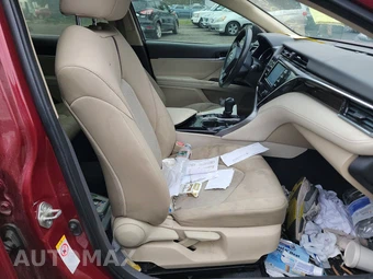 2018 Toyota Camry Hybrid LE - miniatura 8