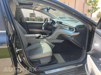 2018 Toyota Camry Hybrid SE - miniatura 18