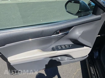 2018 Toyota Camry Hybrid SE - miniatura 9