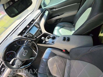 2018 Toyota Camry Hybrid XLE - miniatura 5