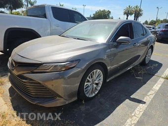 2018 Toyota Camry Hybrid XLE