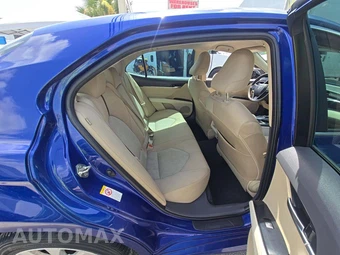2018 Toyota Camry LE - miniatura 13