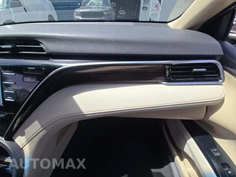 2018 Toyota Camry LE - miniatura 16