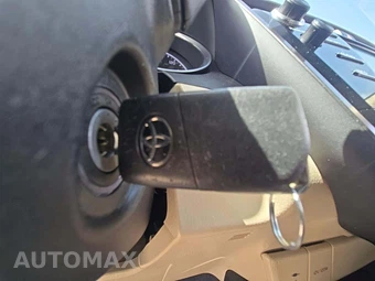 2018 Toyota Camry LE - miniatura 5