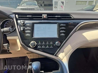 2018 Toyota Camry LE - miniatura 7