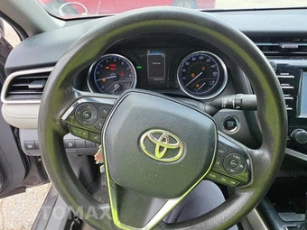 2018 Toyota Camry LE - miniatura 10