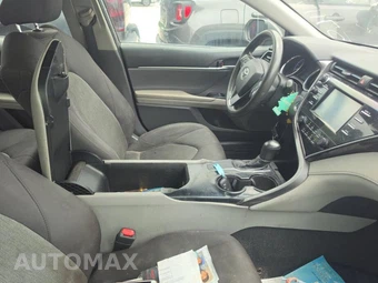2018 Toyota Camry LE - miniatura 8