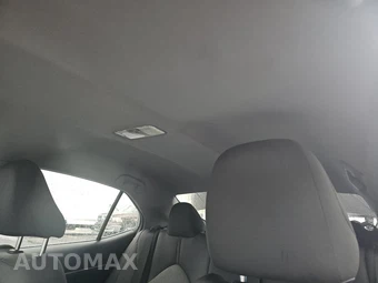 2018 Toyota Camry LE - miniatura 17