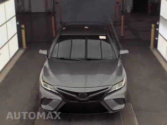 2018 Toyota Camry LE - miniatura 2