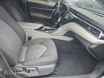 2018 Toyota Camry LE - miniatura 8
