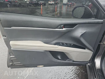 2018 Toyota Camry LE - miniatura 9