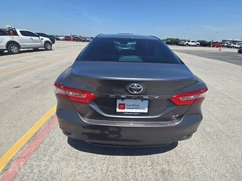 2018 Toyota Camry LE - miniatura 5