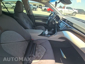2018 Toyota Camry LE - miniatura 8