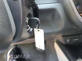 2018 Toyota Camry LE - miniatura 5