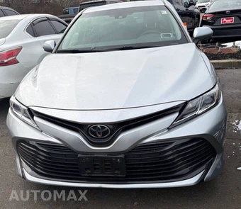 2018 Toyota Camry LE - miniatura 3
