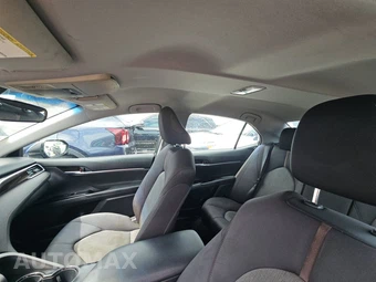 2018 Toyota Camry LE - miniatura 18