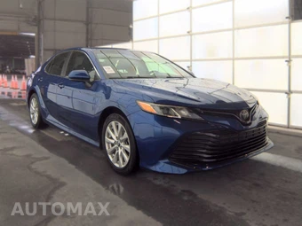 2018 Toyota Camry LE - miniatura 3