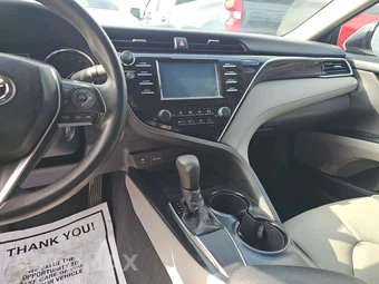 2018 Toyota Camry LE - miniatura 11