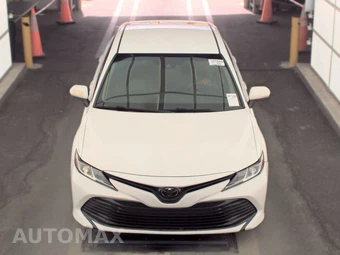 2018 Toyota Camry LE - miniatura 2