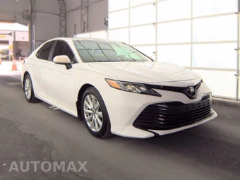 2018 Toyota Camry LE - miniatura 3